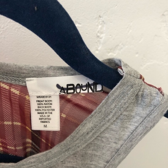 Abound Gray and Plaid Top Size Medium - Picture 3 of 4